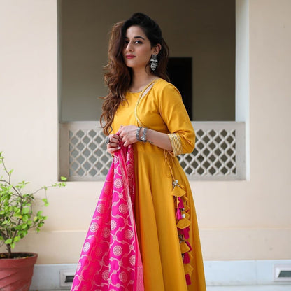 FULL FLAIR KURTI WITH BANARSI DUPATTA