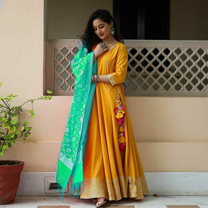 FULL FLAIR KURTI WITH BANARSI DUPATTA