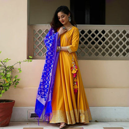 FULL FLAIR KURTI WITH BANARSI DUPATTA