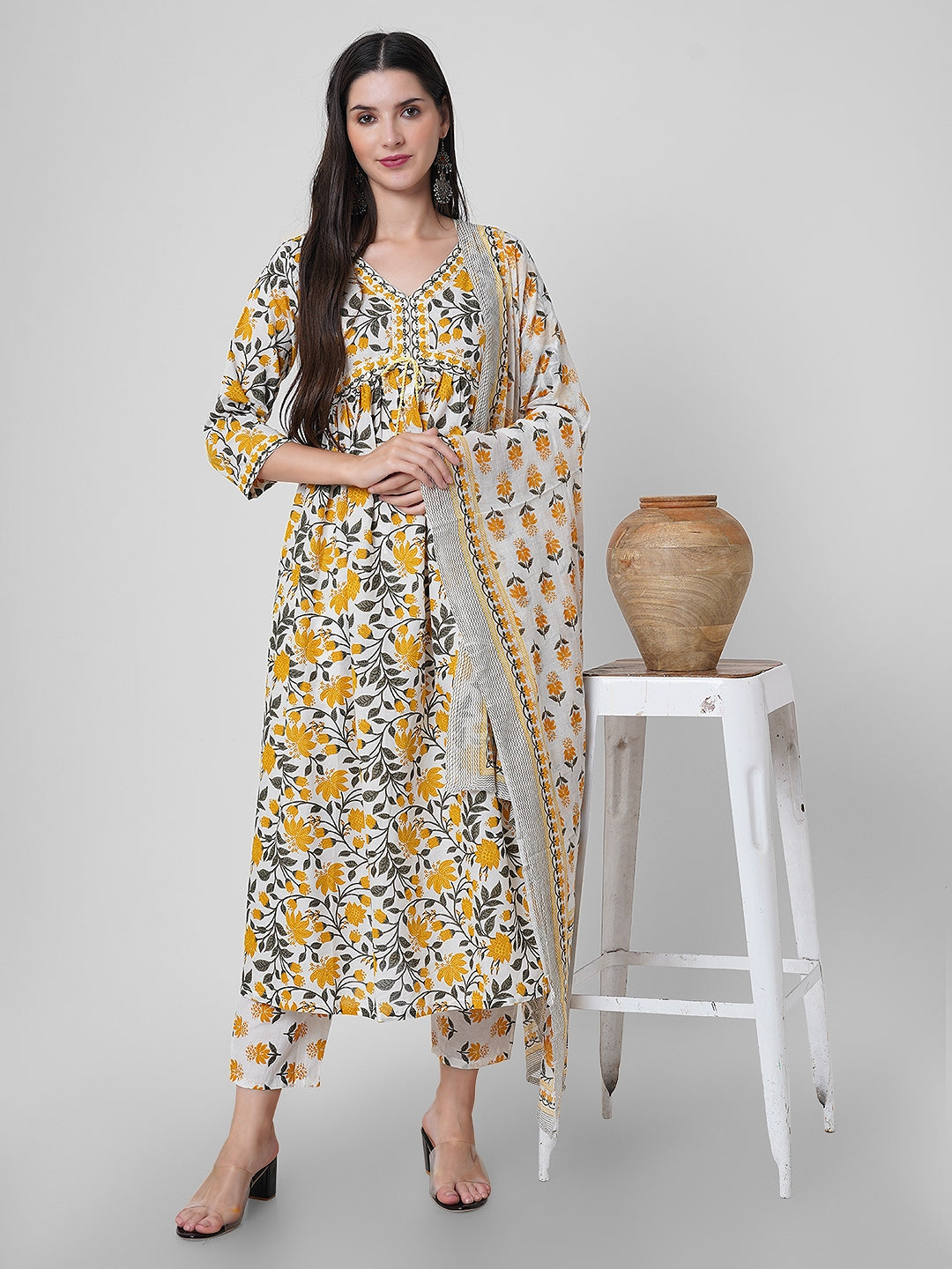 Elegant Silhouette Printed Suit Set With Dupatta