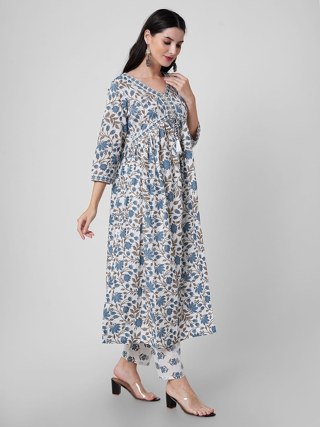 Elegant Silhouette Printed Suit Set With Dupatta