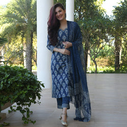 Peacock Feather Printed Suit Set With Dupatta