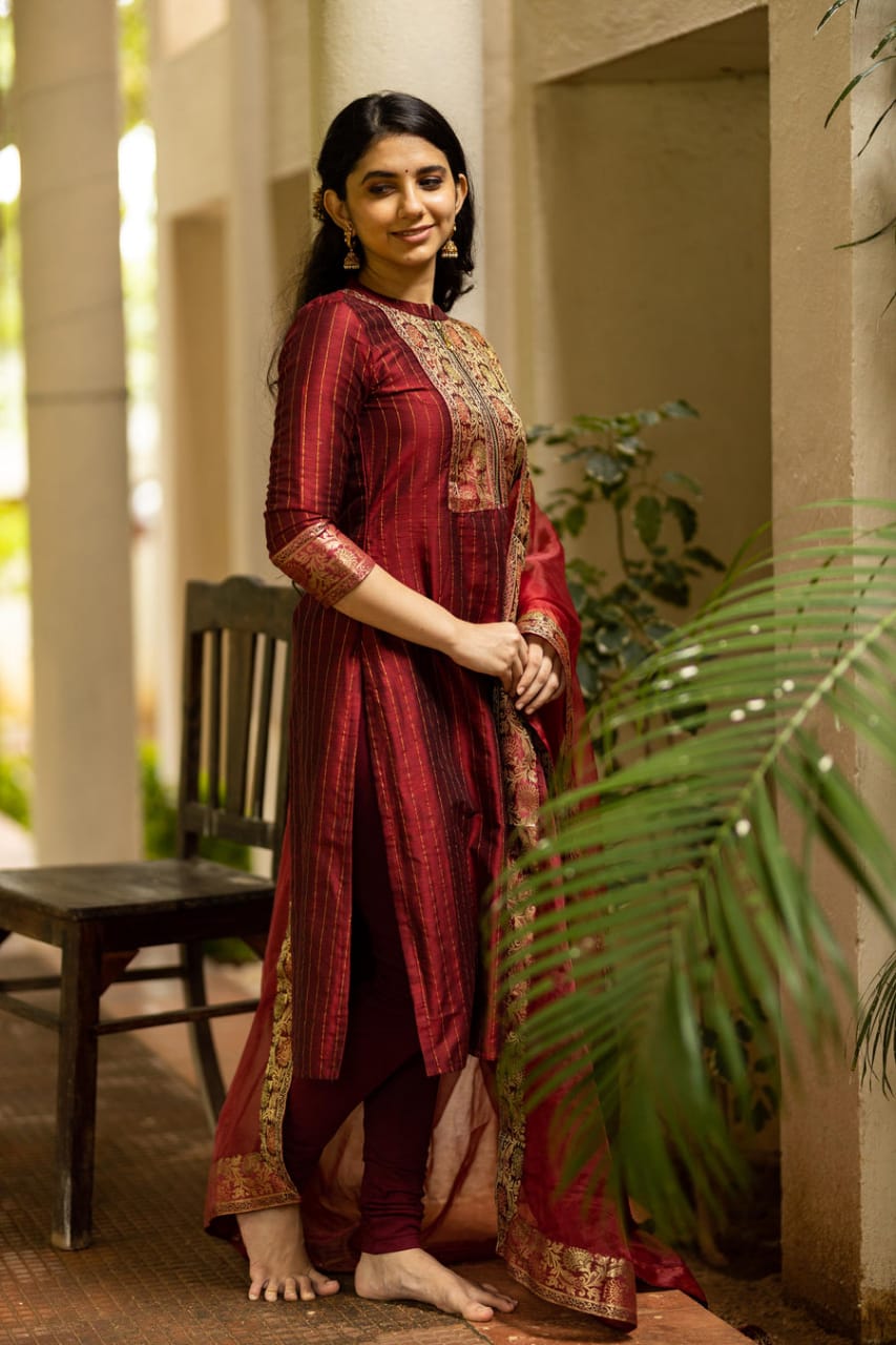 Classy Lurex Suit With Dupatta