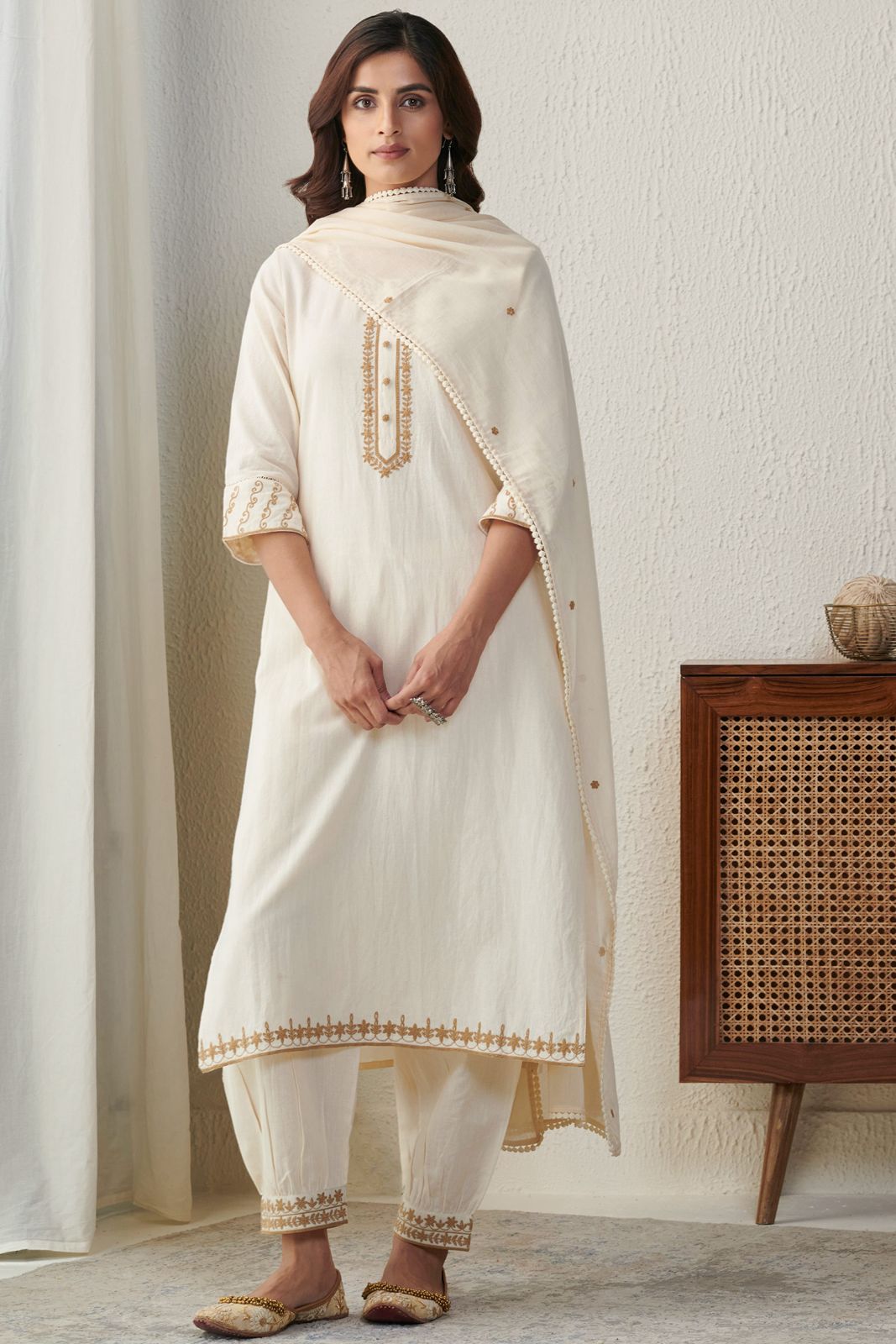 Classy Off White Malmal Suit With Dupatta