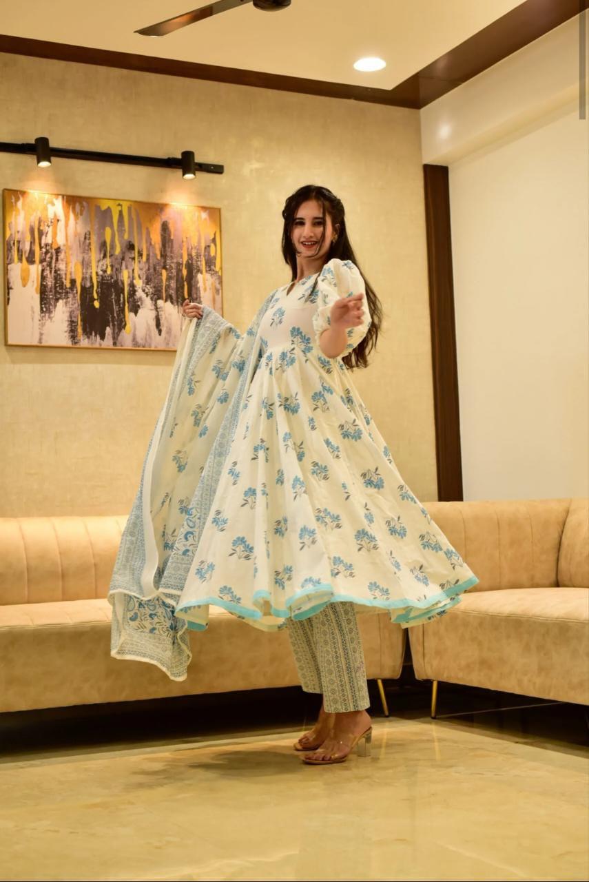 Elegant Floral White Embroidered Suit With Dupatta