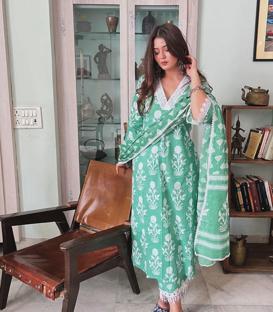 Classic V-Neck Printed Suit With Dupatta