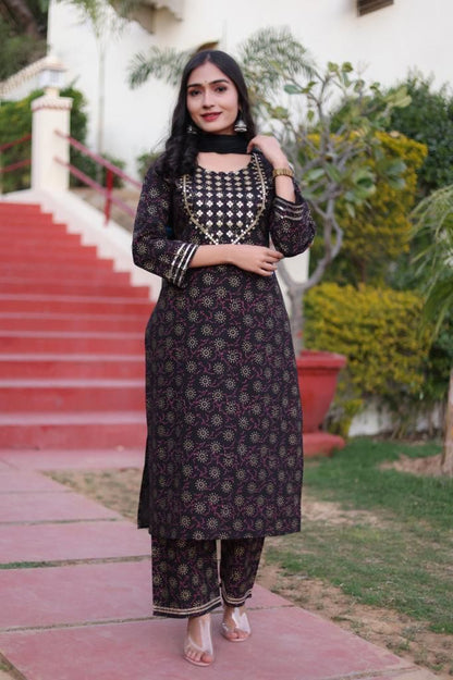 Beautiful Embroidery Suit with Dupatta