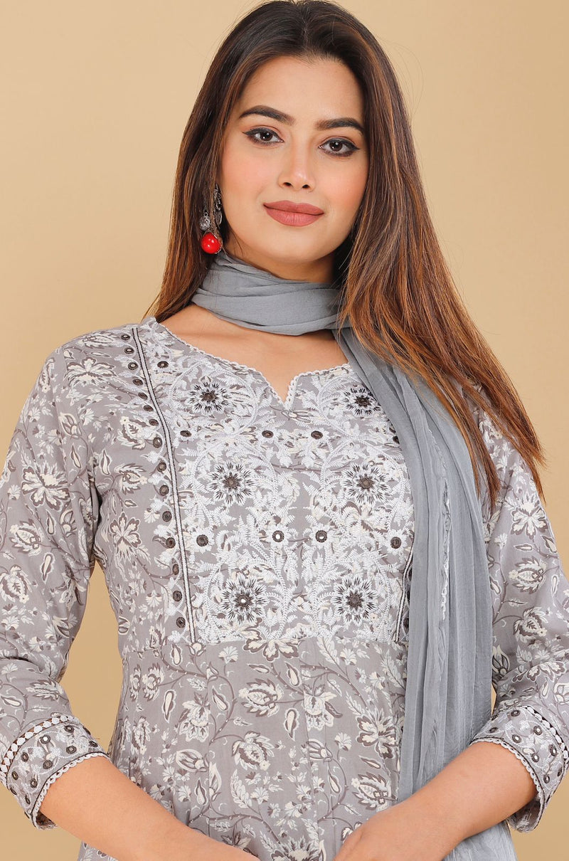 Beautiful Embroidery Heavy Suit With Dupatta