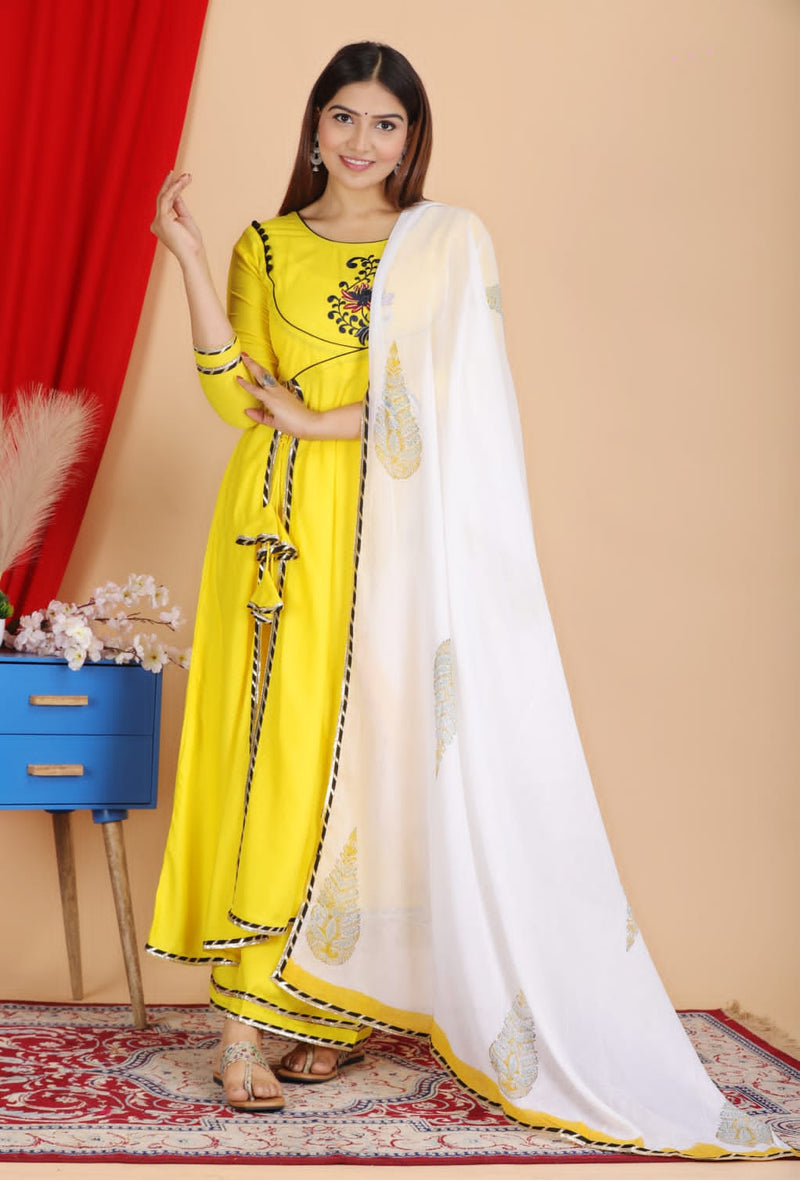 Reyon Embroidery kurti Set with deep back design