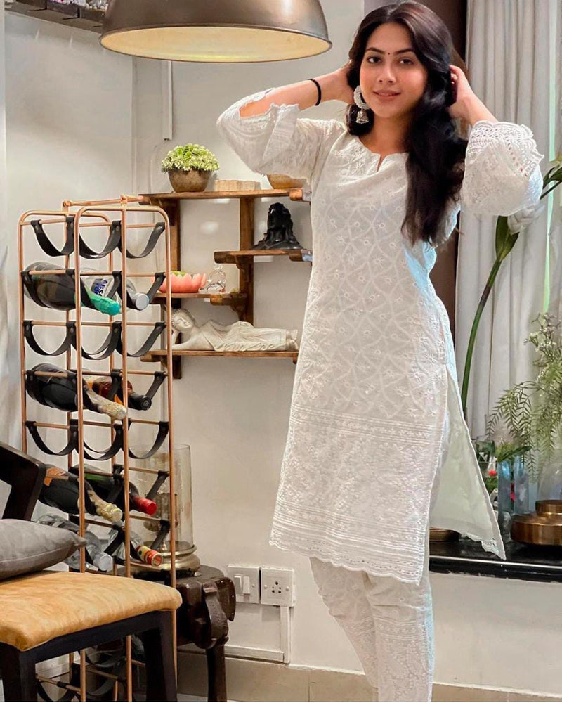 WHITE EMBROIDERED KURTA SET