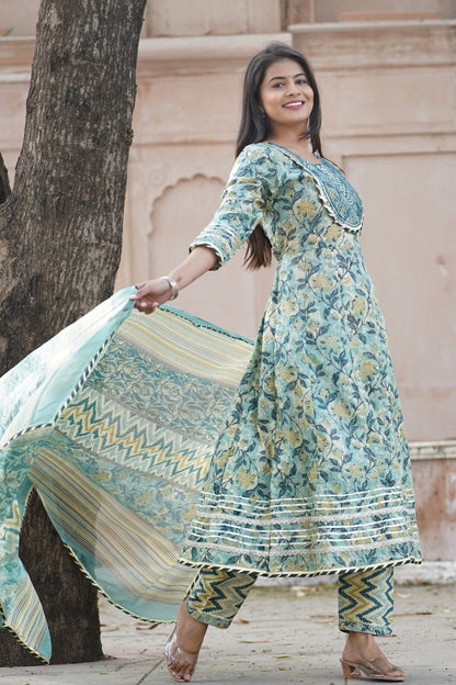 Beautiful Anarkali Kurti With Pant And Dupatta