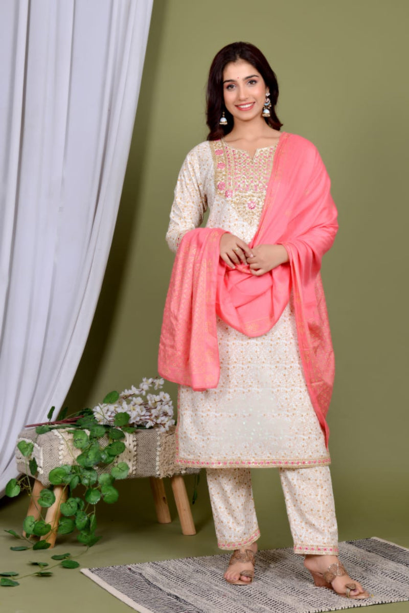 BEAUTIFUL HAVY KURTI WITH ZARI & SIQENCE WORK